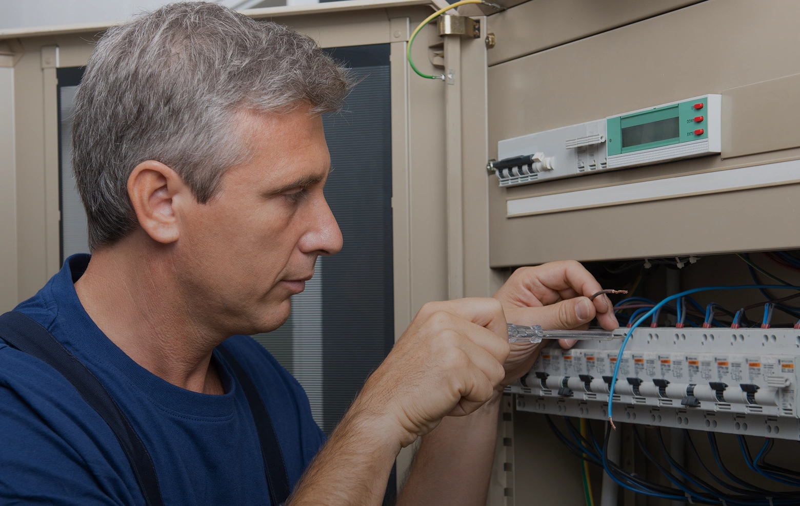 Licensed electrician Phoenix providing residential electrical service.