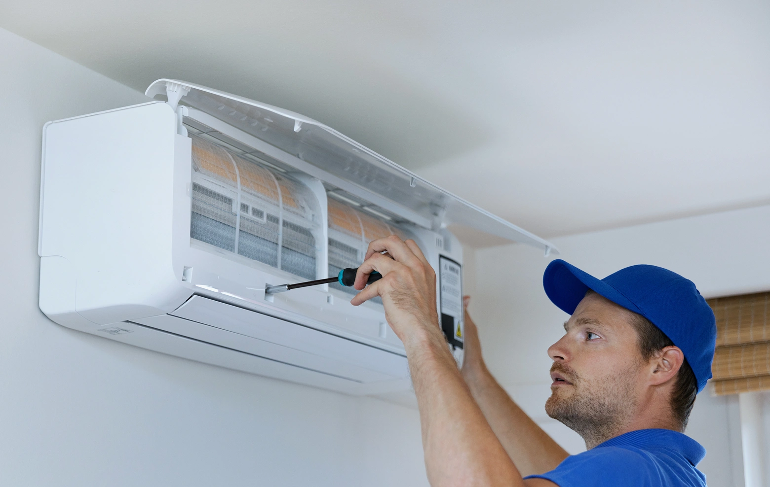 Licensed AC repairman Phoenix providing residential AC service.
